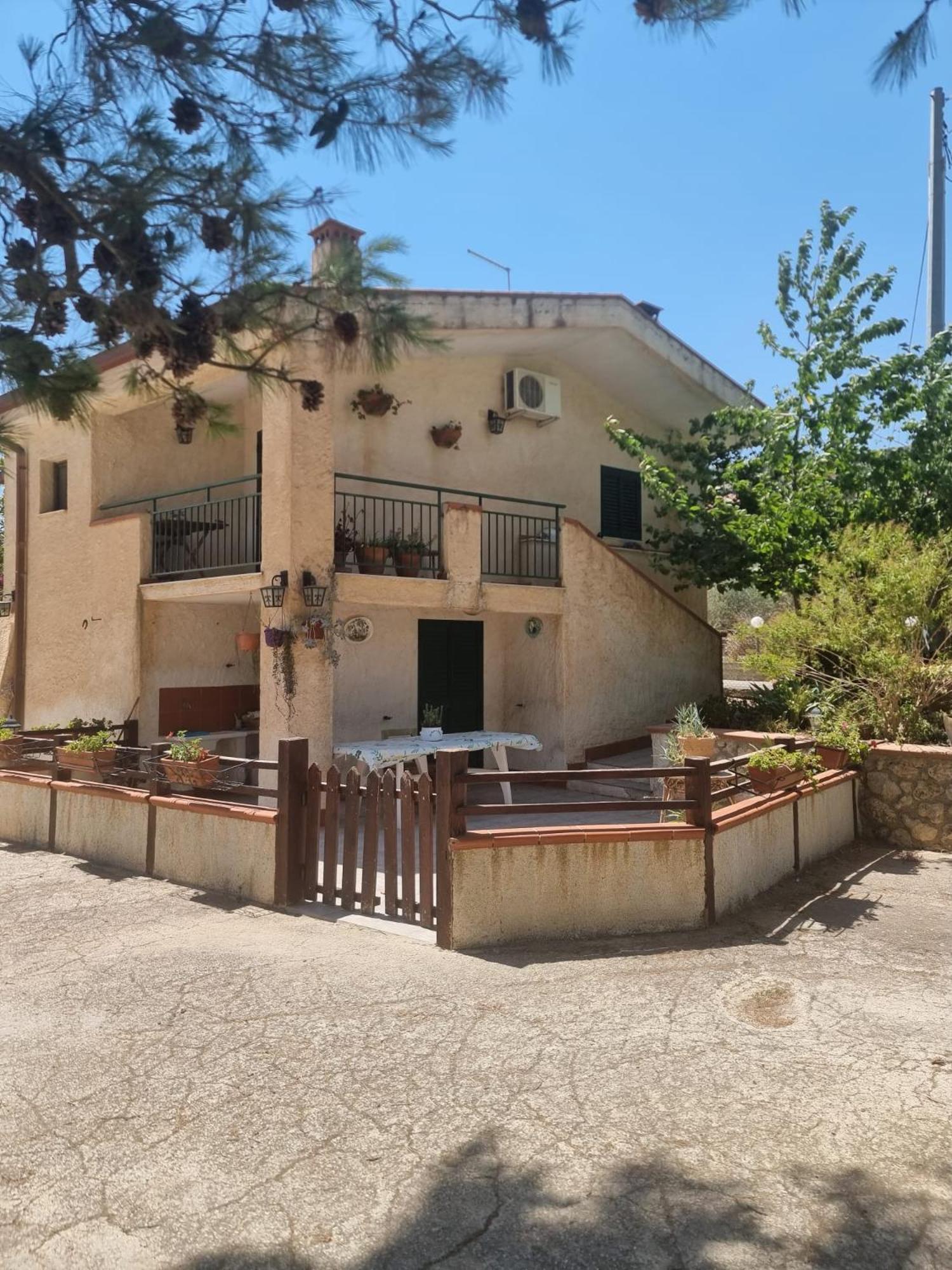 La Bouganville Apartment *
